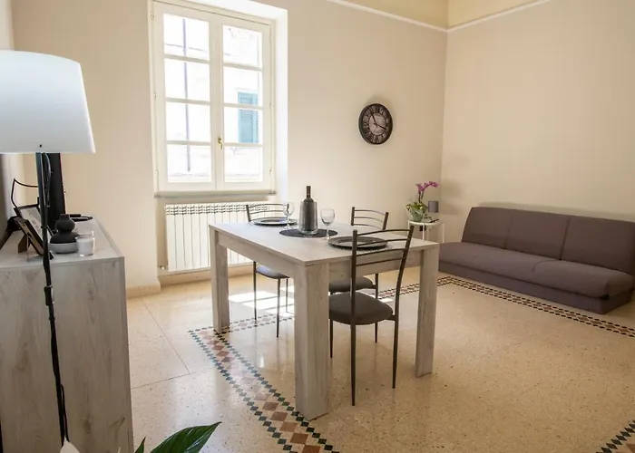 Corner Cavour Apartment
