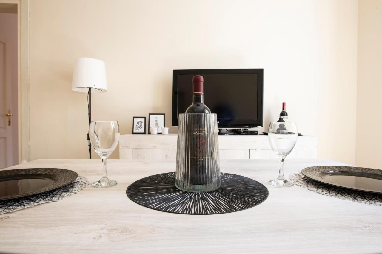 Apartment Corner Cavour *
